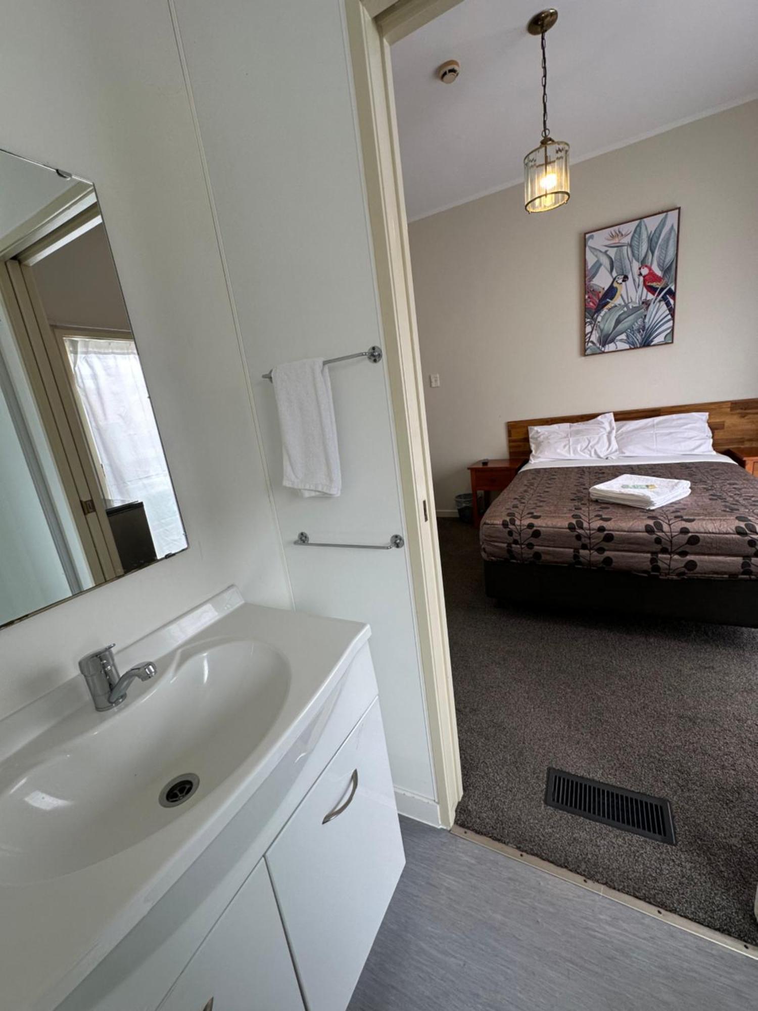 Airport Westney Lodge Auckland Bagian luar foto
